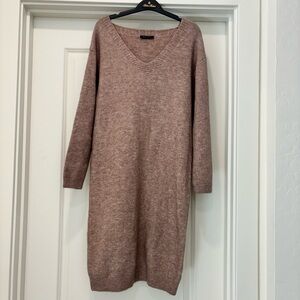 Long Sleeve V-Neck Knit Dress in Mauve